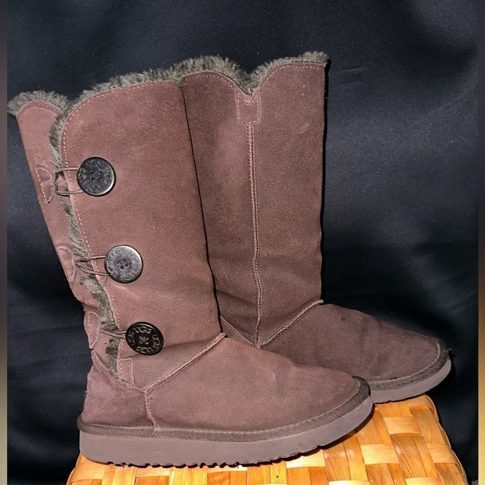 UGG Tall Bailey 3 button chocolate brown sz 7 EUC